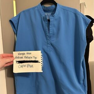 FIGS Rafaela Top 💙